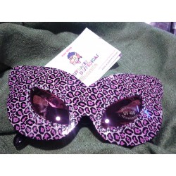 Gafas con forma antifaz.