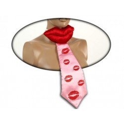 Corbata rosa, boca y besos .