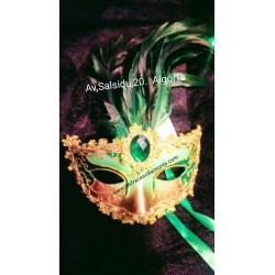 Antifaz veneciano , verde con dorado y plumas