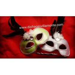 Antifaz-Mascara Veneciana,color  Plata o Verde y plumas negras..con palo